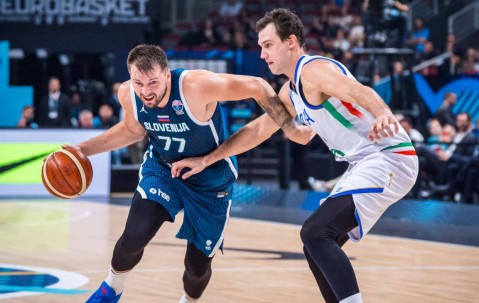 东契奇在巴塞罗那比赛中刷新纪录字母哥在加拿大队比赛中晋级，NBA季后赛节点到来都惊呆了的简单介绍-南宫体育平台